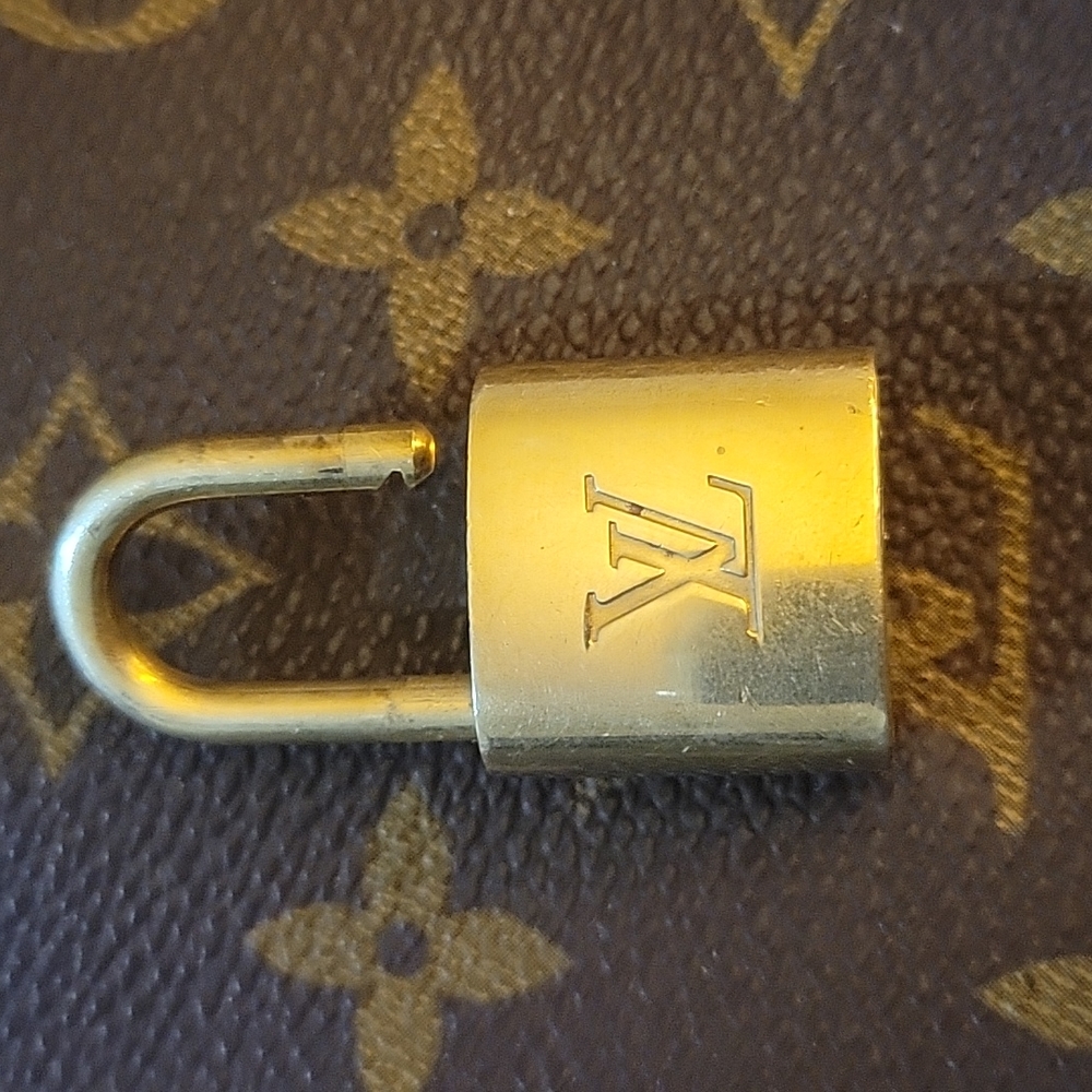 AUTHENTIC VINTAGE LOUIS VUITTON PADLOCK #313 - Picture 1 of 4